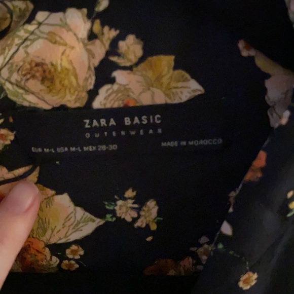 COPY - 💫 Zara Quilted Floral Jacket - M/L 💫 - Picture 3 of 9